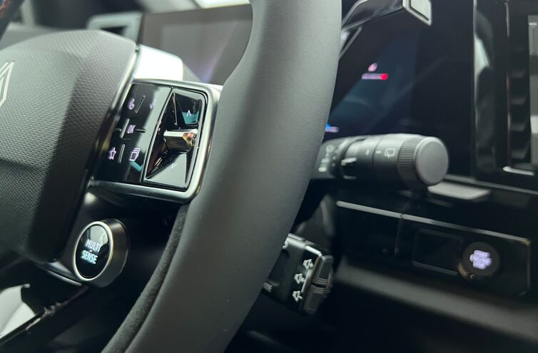 RENAULT Austral SUV Hybride Essence