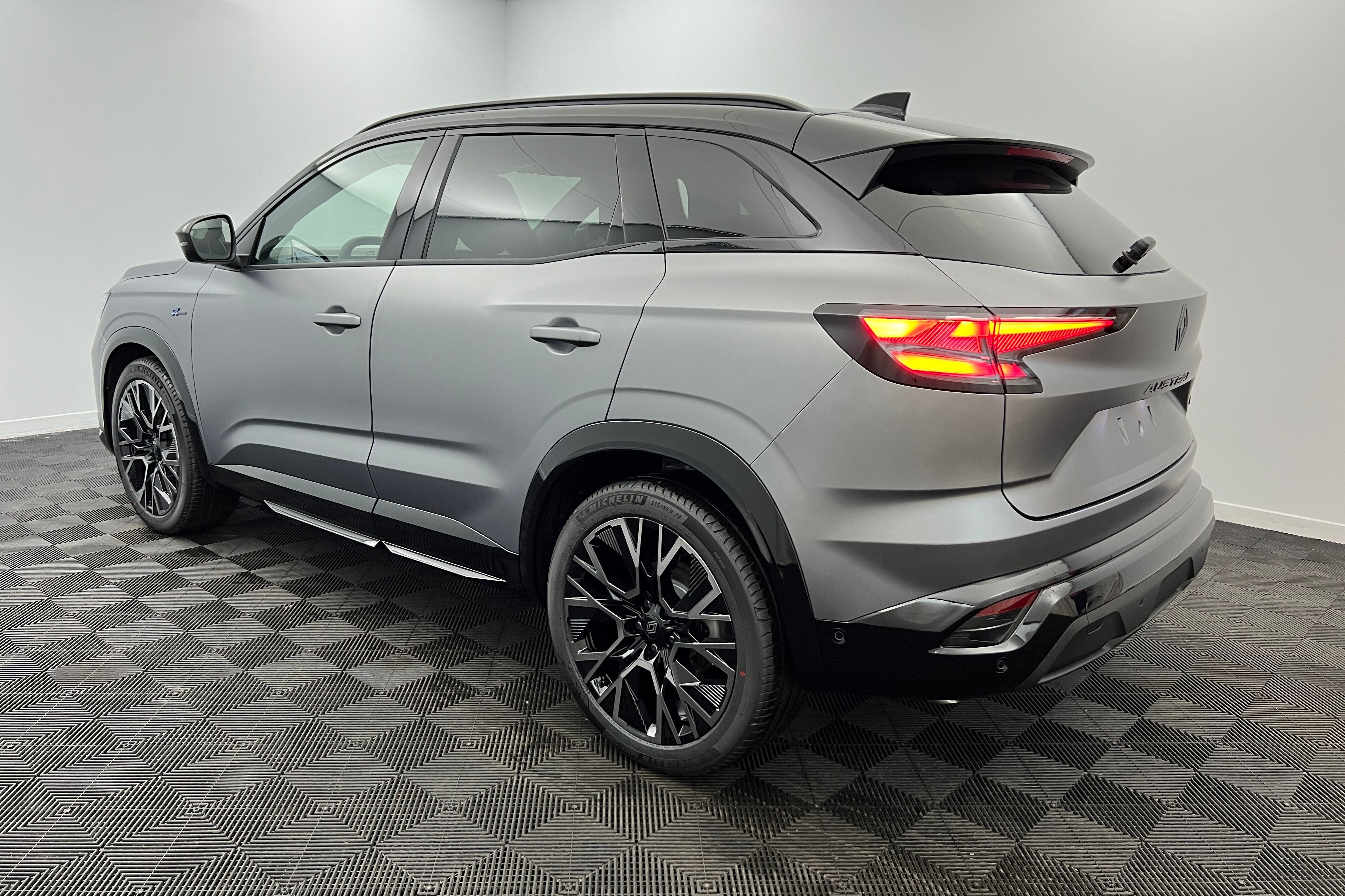 RENAULT Austral SUV Hybride — photo 4