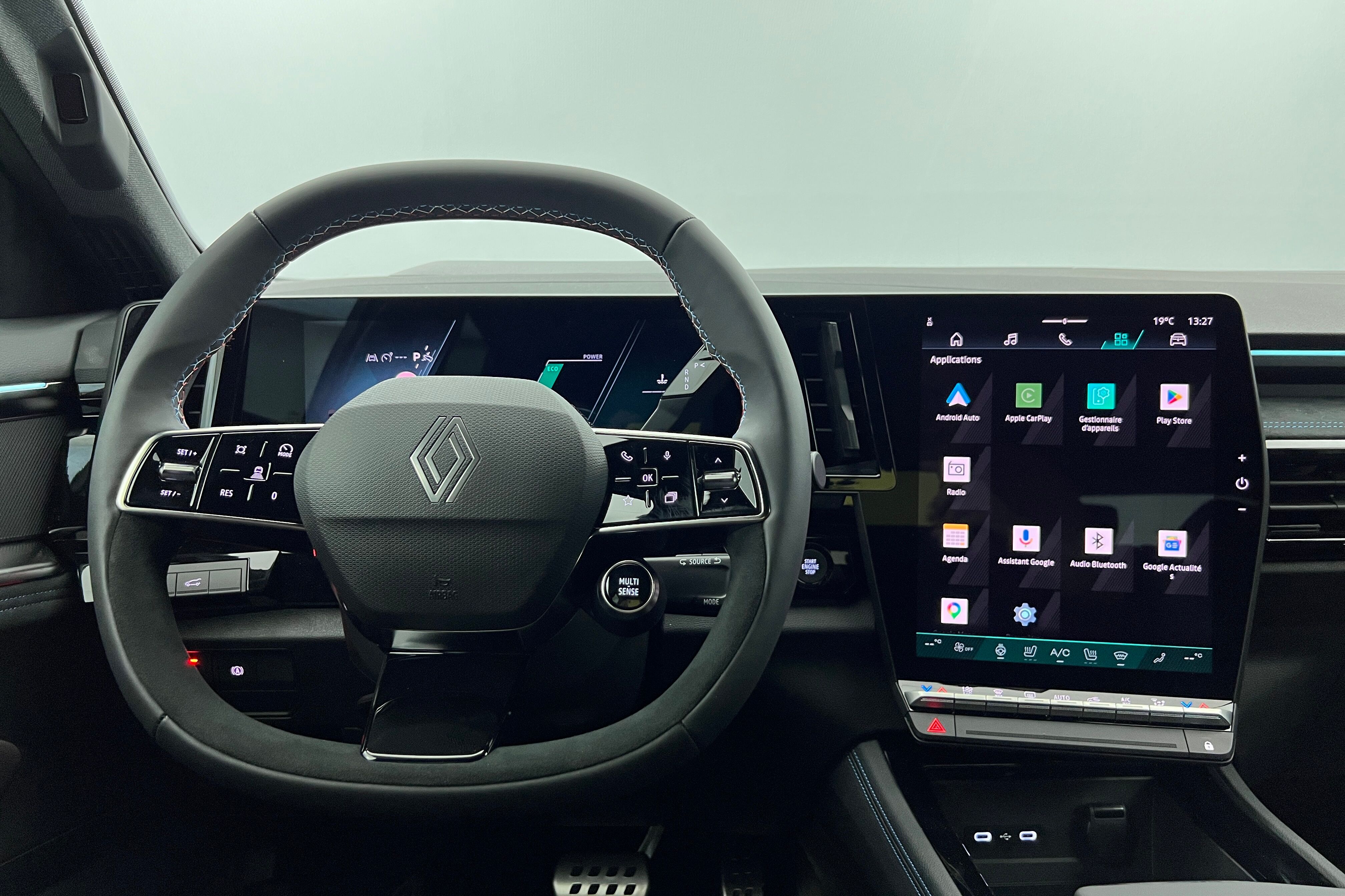 RENAULT Austral SUV Hybride — photo 7
