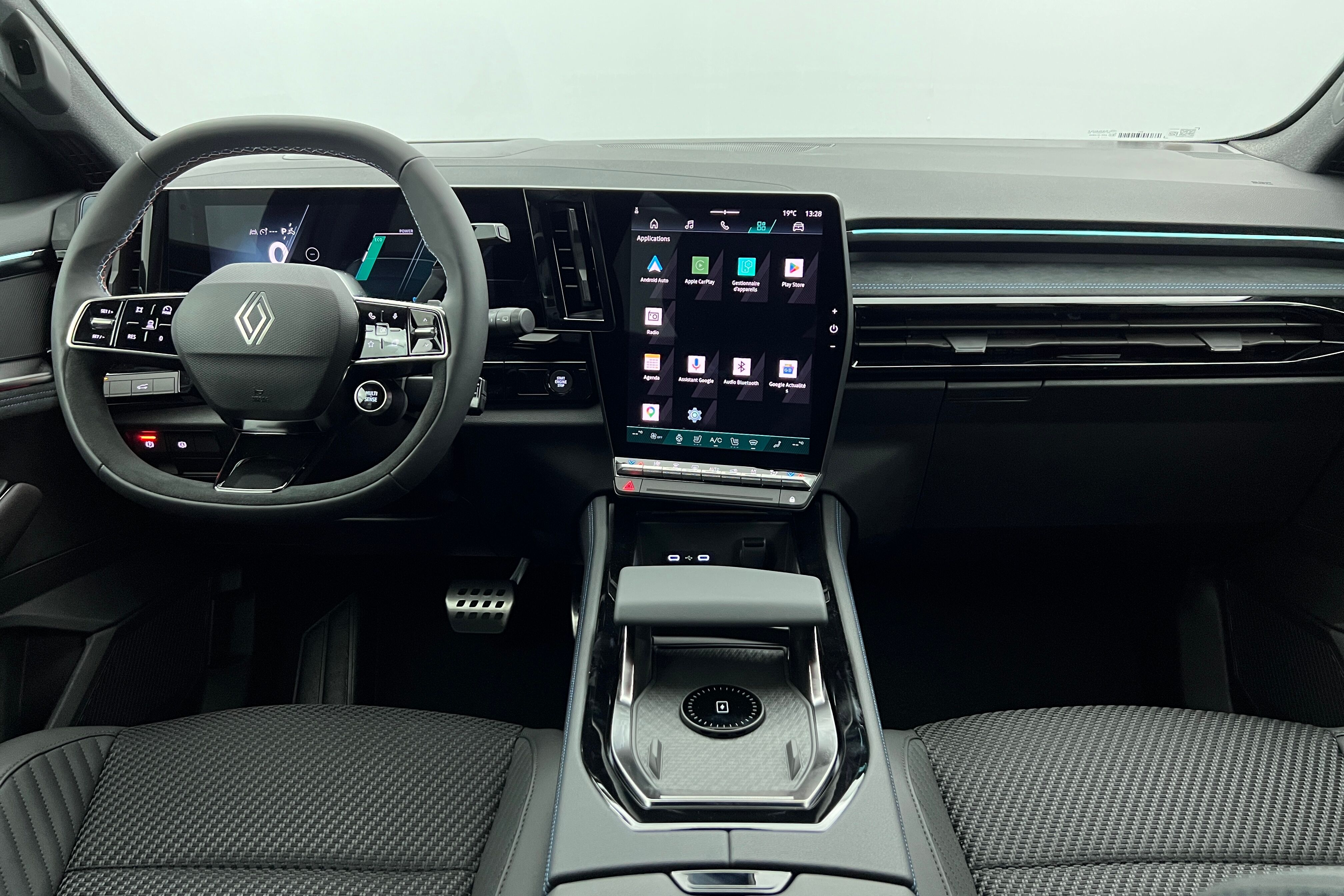 RENAULT Austral SUV Hybride — photo 8