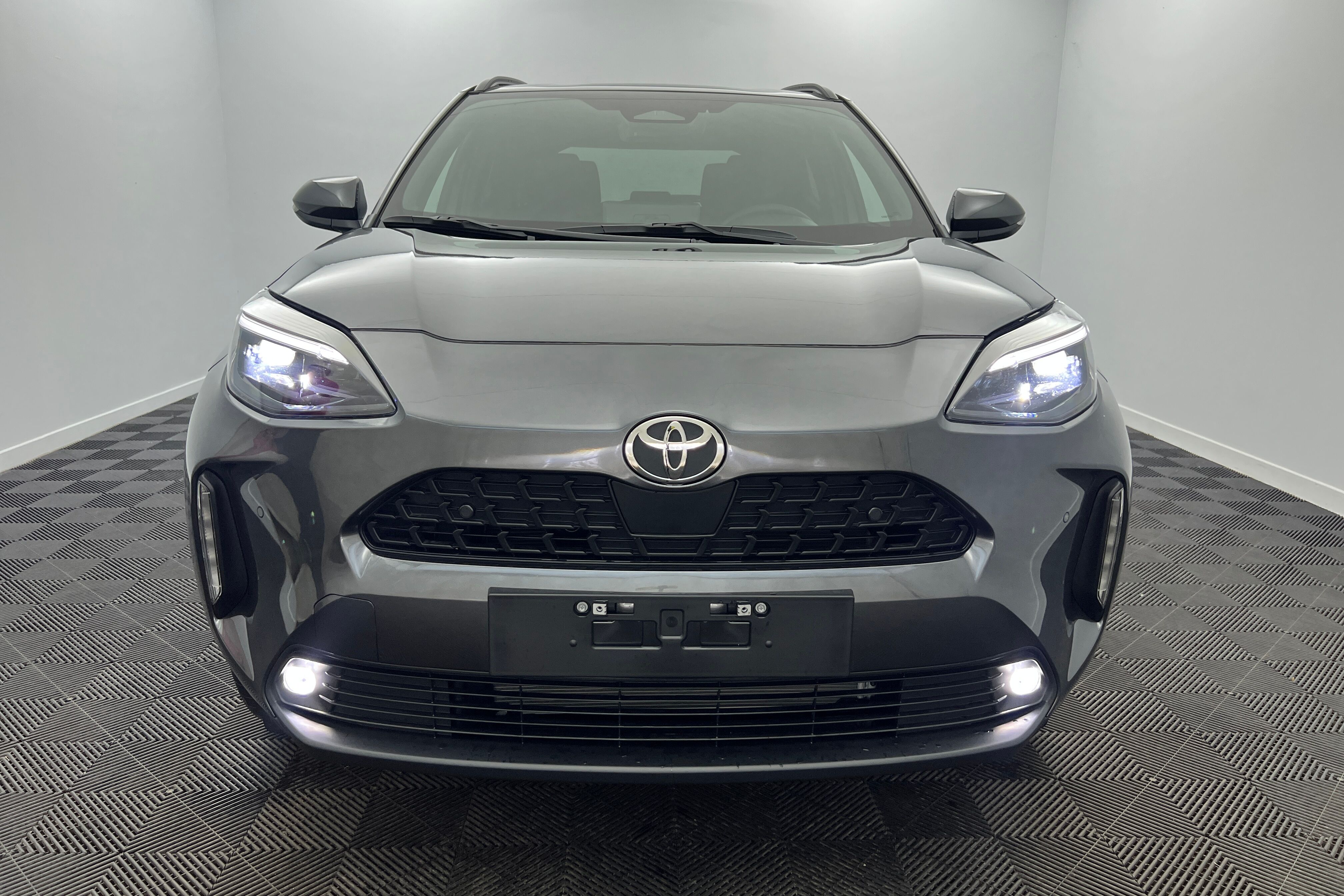 TOYOTA Yaris Cross Hybride — photo 2