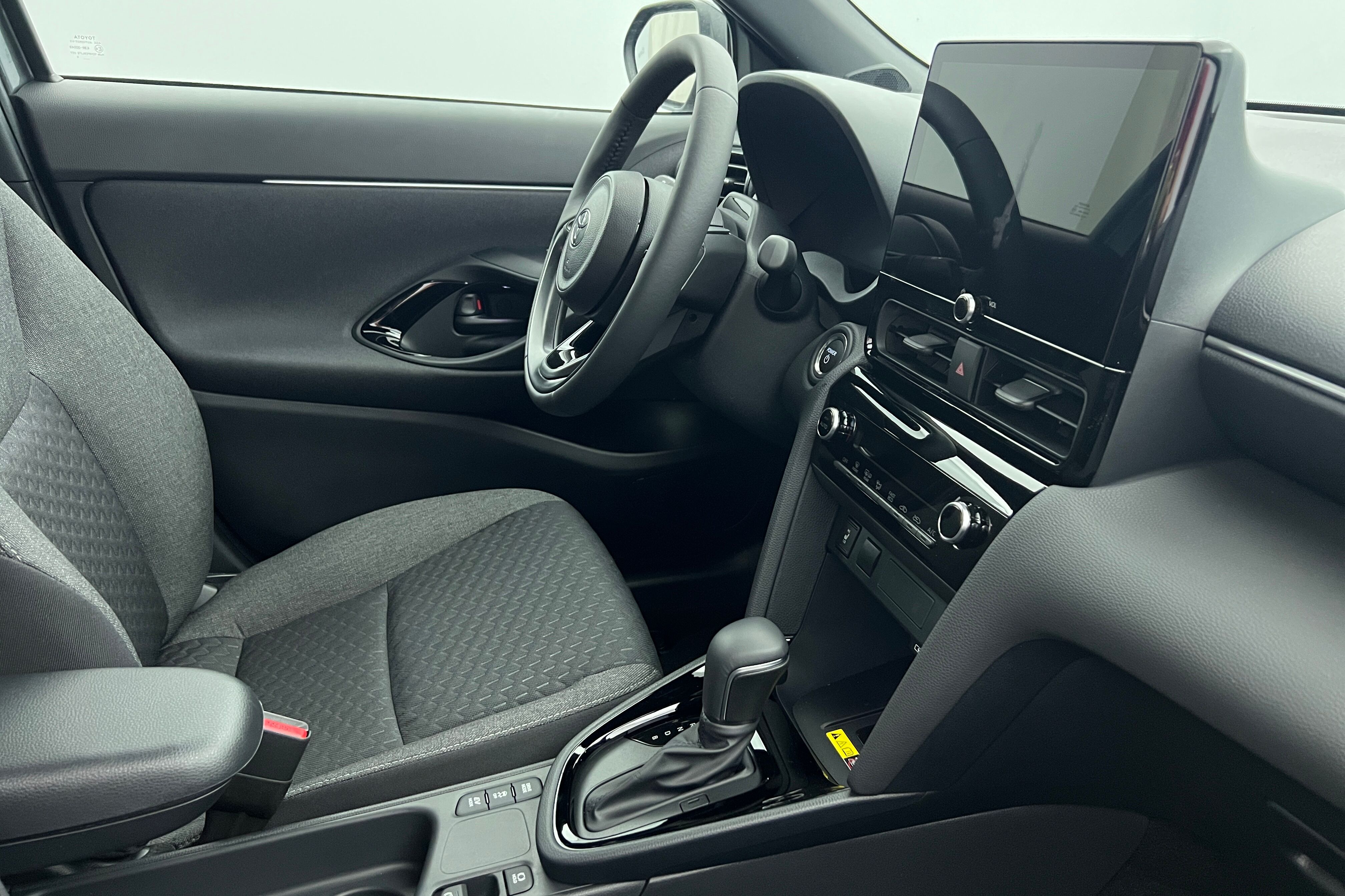 TOYOTA Yaris Cross Hybride — photo 6