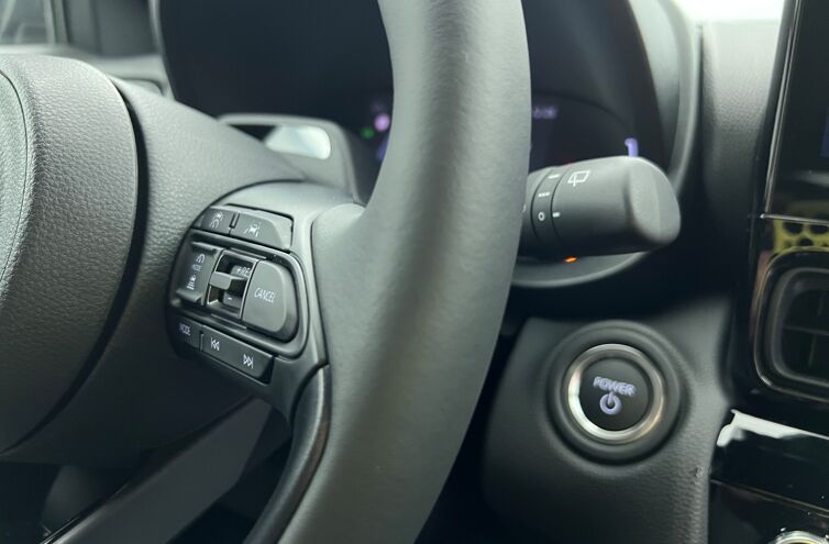 TOYOTA Yaris Cross SUV Hybride Essence