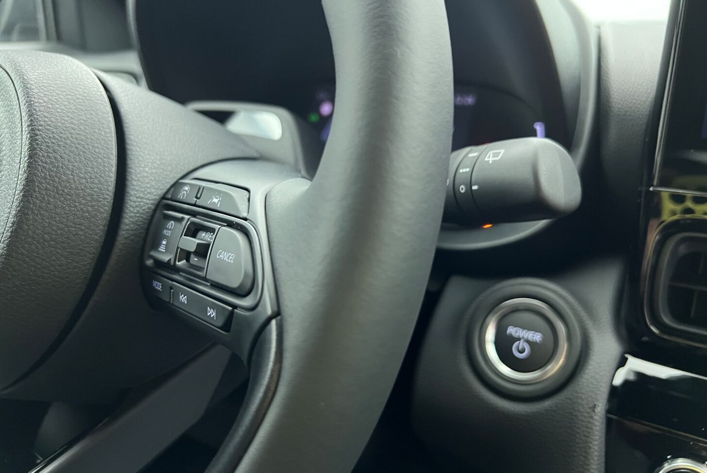 TOYOTA Yaris Cross SUV Hybride Essence