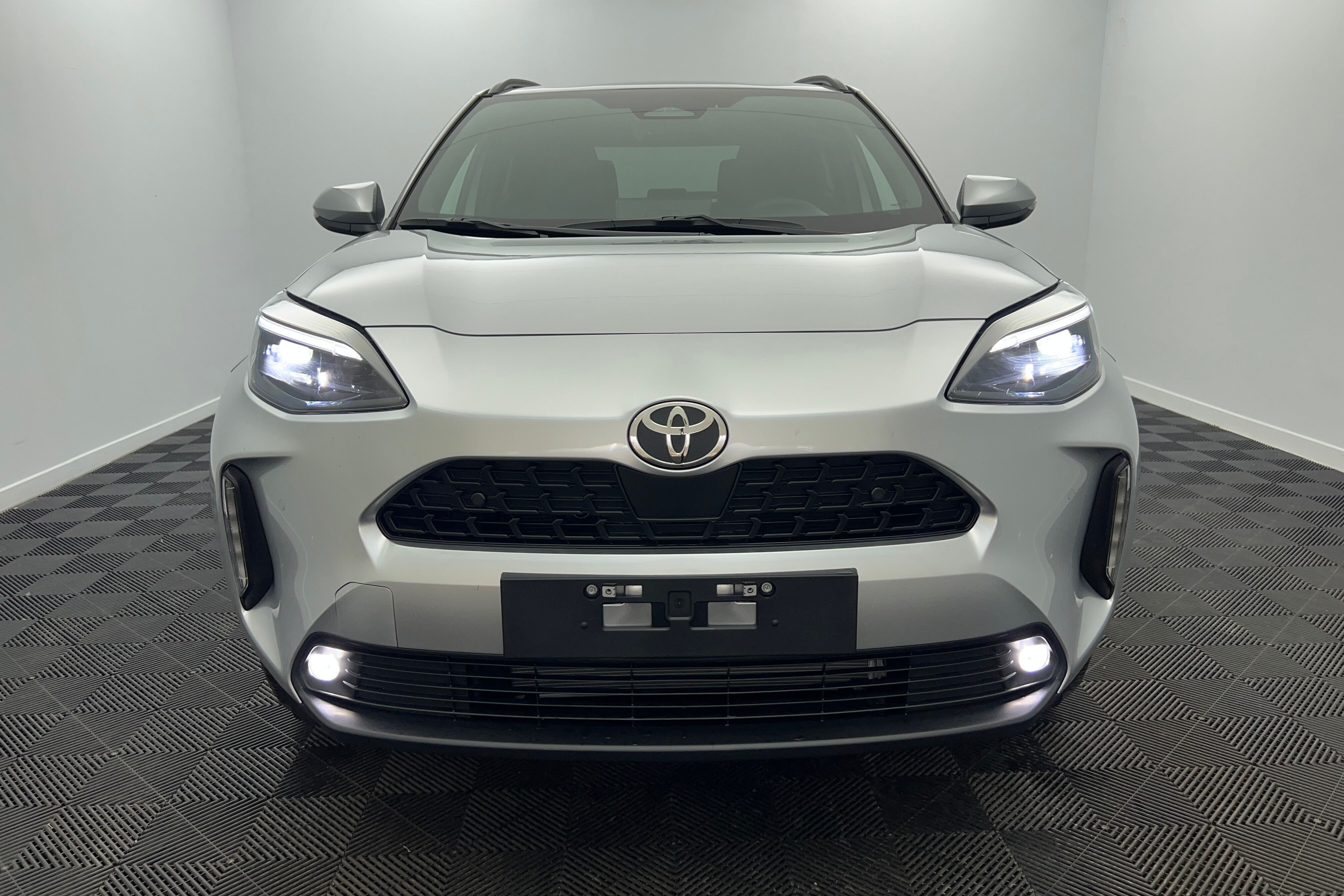 TOYOTA Yaris Cross SUV Hybride — photo 2