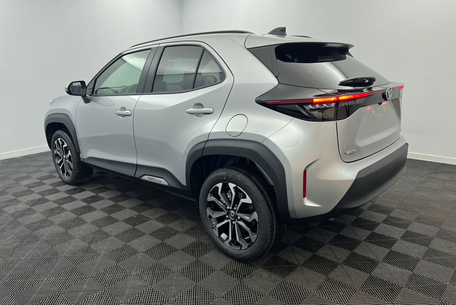 TOYOTA Yaris Cross SUV Hybride Essence