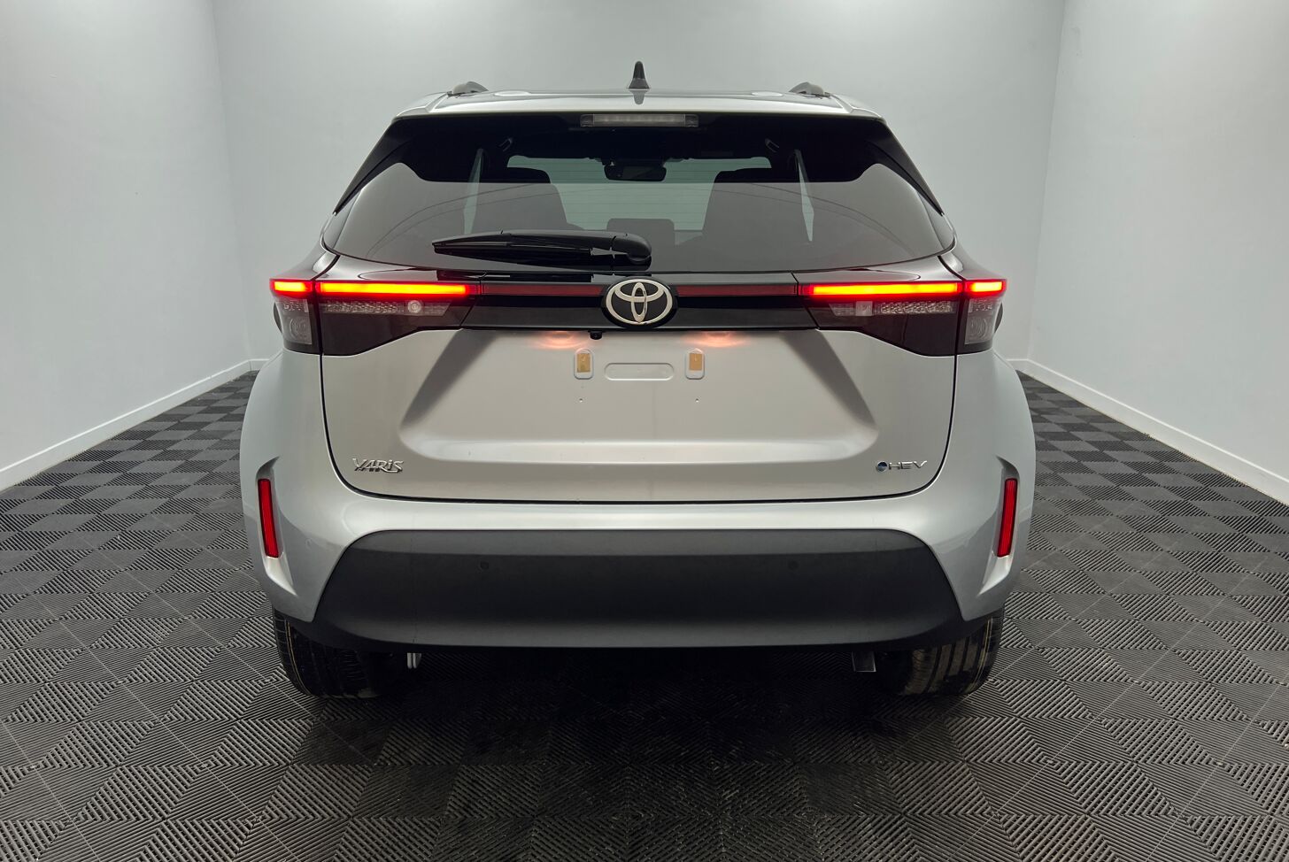 TOYOTA Yaris Cross SUV Hybride Essence