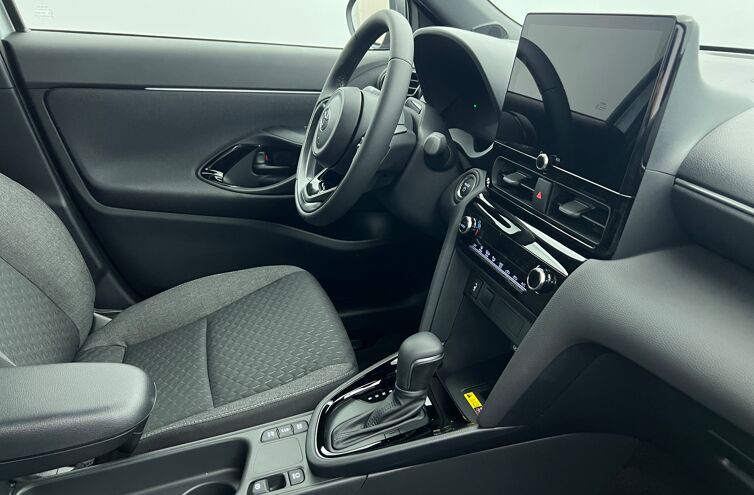 TOYOTA Yaris Cross SUV Hybride Essence
