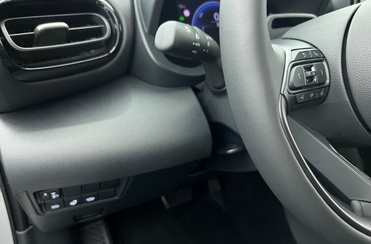 TOYOTA Yaris Cross SUV Hybride Essence