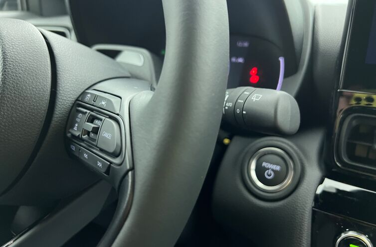 TOYOTA Yaris Cross SUV Hybride Essence
