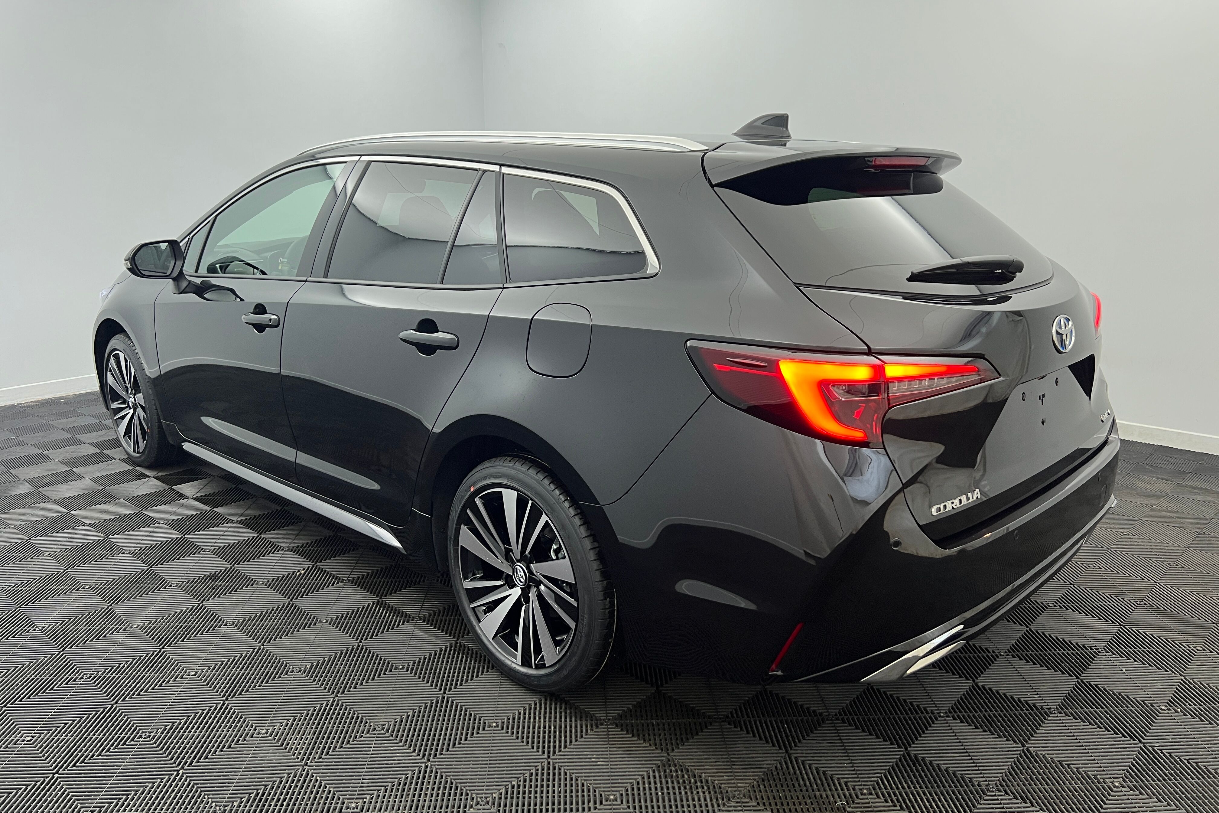 TOYOTA Corolla Touring Sports — photo 4