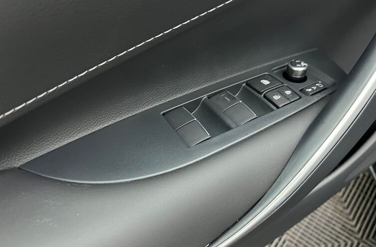 TOYOTA Corolla Touring Sports Break Hybride Essence