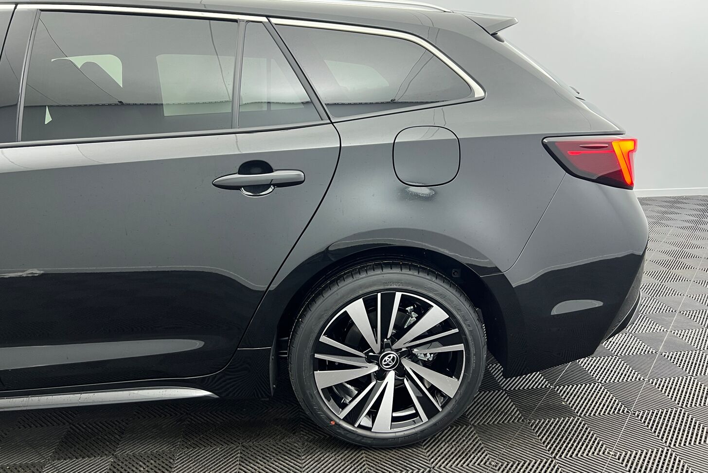 TOYOTA Corolla Touring Sports Break Hybride Essence