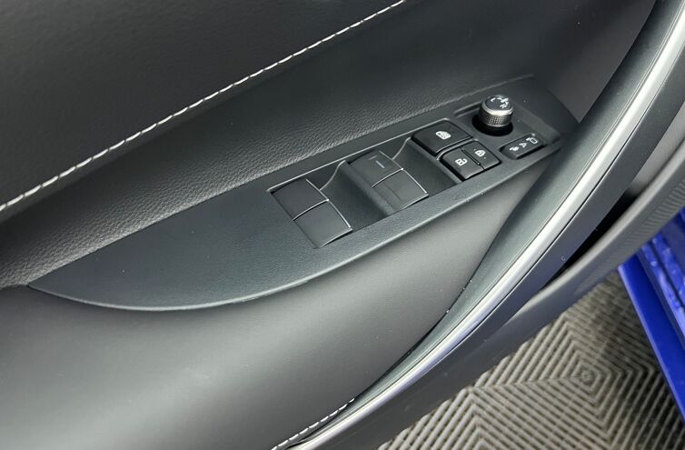 TOYOTA Corolla Touring Sports Break Hybride Essence