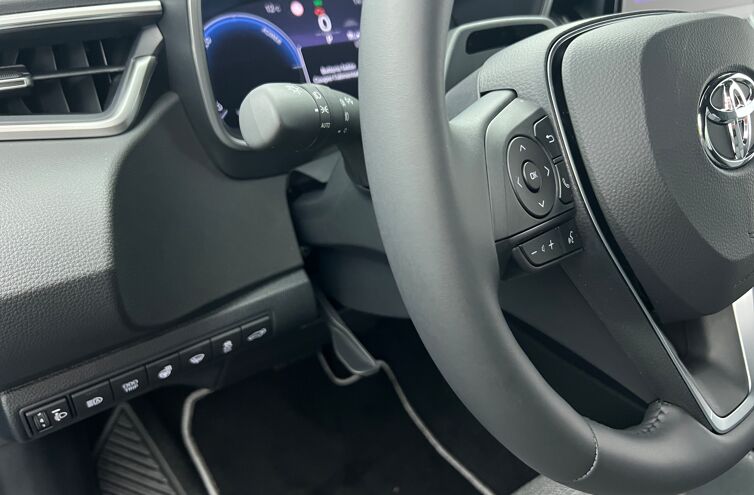 TOYOTA Corolla Touring Sports Break Hybride Essence