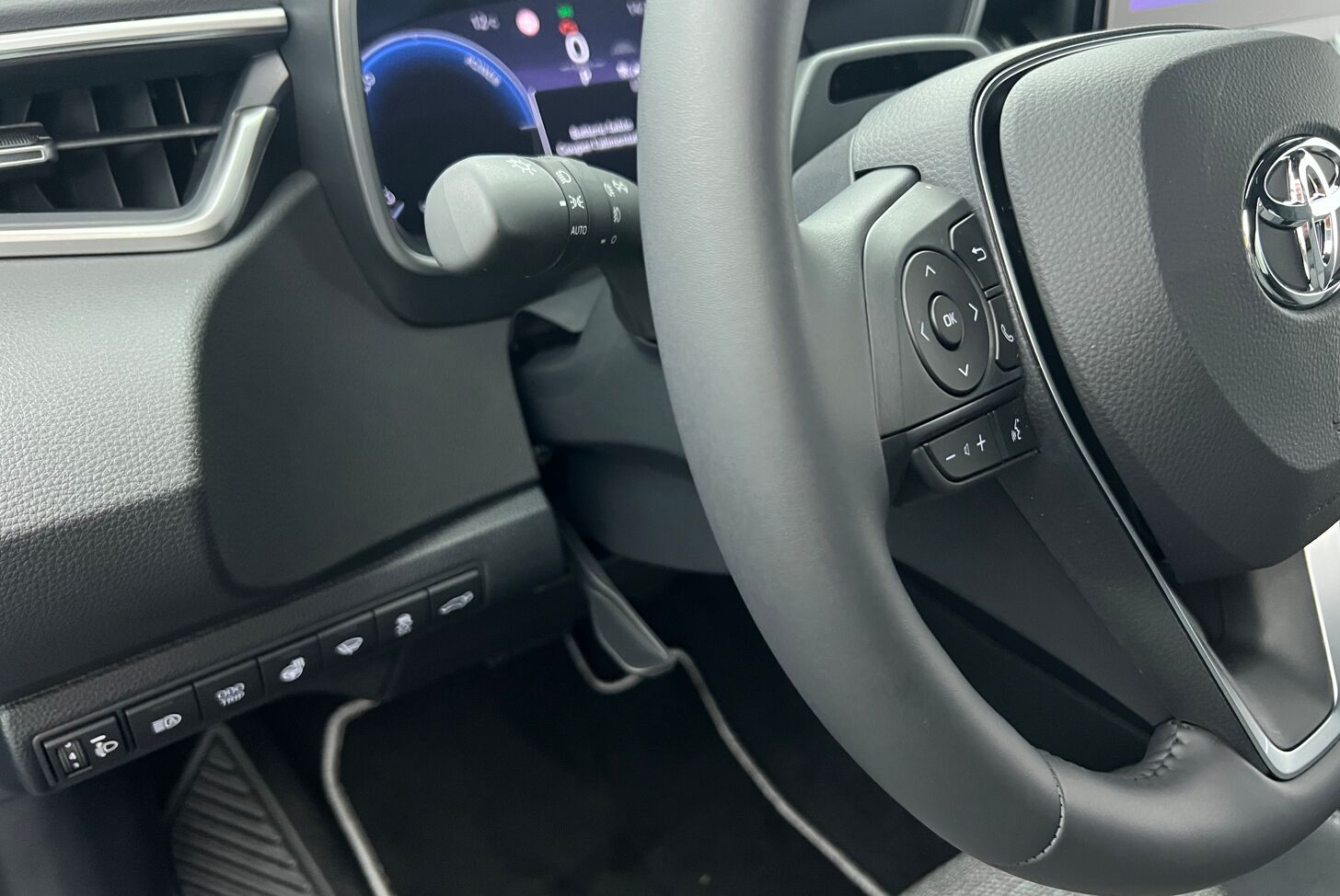 TOYOTA Corolla Touring Sports Break Hybride Essence