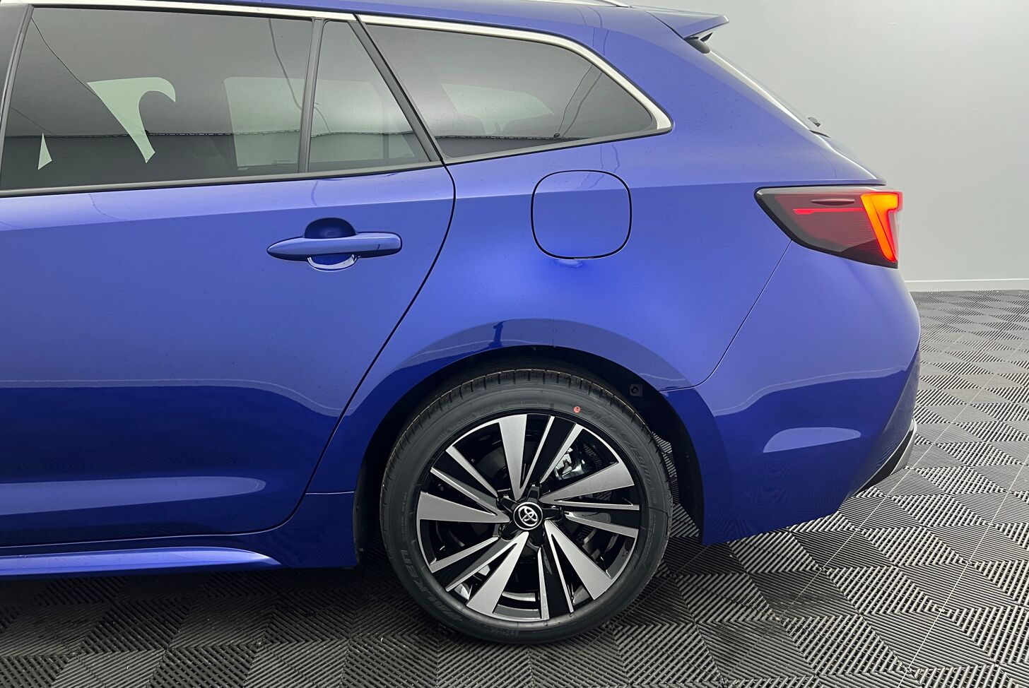 TOYOTA Corolla Touring Sports Break Hybride Essence