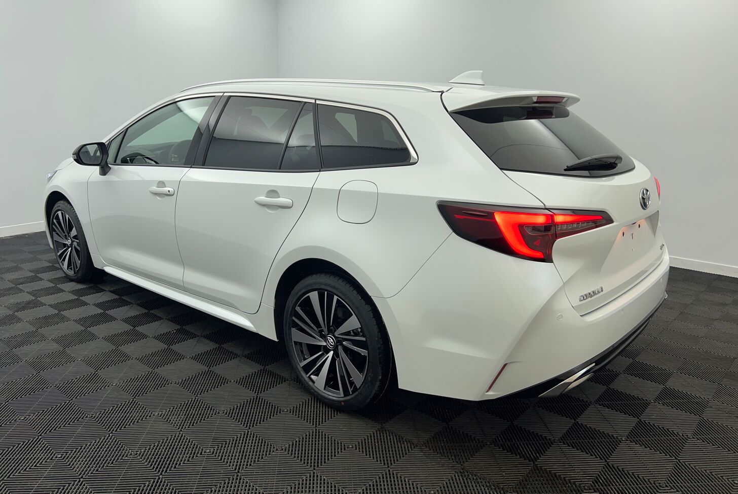 TOYOTA Corolla Touring Sports Break Hybride Essence