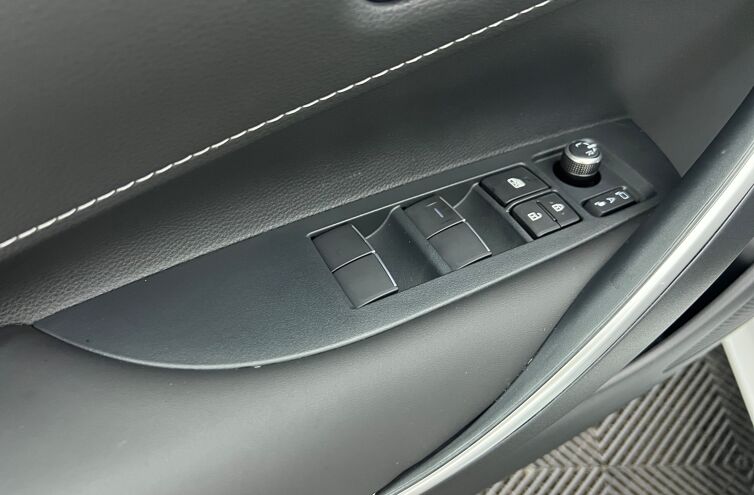 TOYOTA Corolla Touring Sports Break Hybride Essence