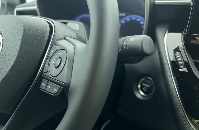 TOYOTA Corolla Touring Sports Break Hybride Essence