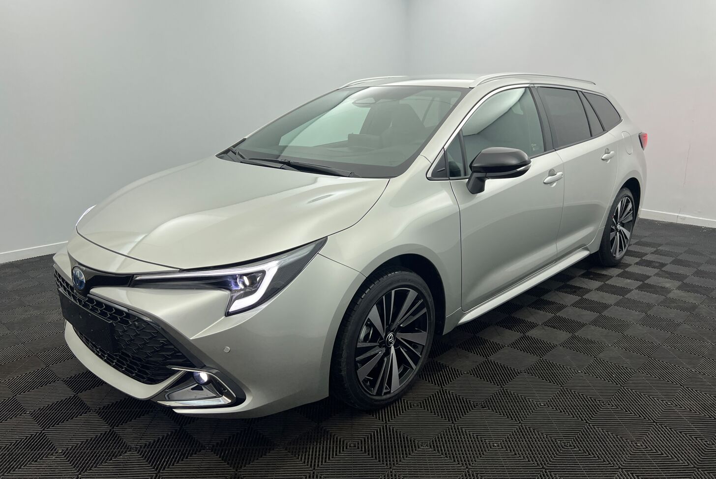 TOYOTA Corolla Touring Sports Break Hybride Essence