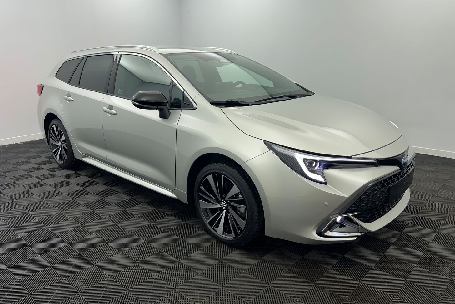 TOYOTA Corolla Touring Sports Break Hybride Essence