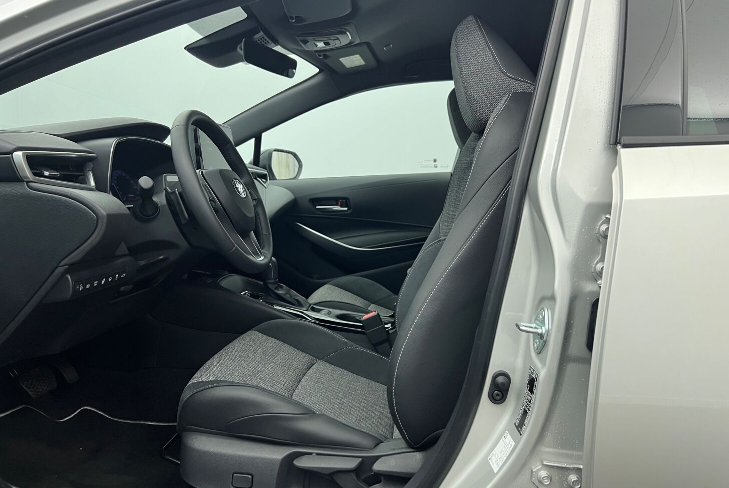 TOYOTA Corolla Touring Sports Break Hybride Essence