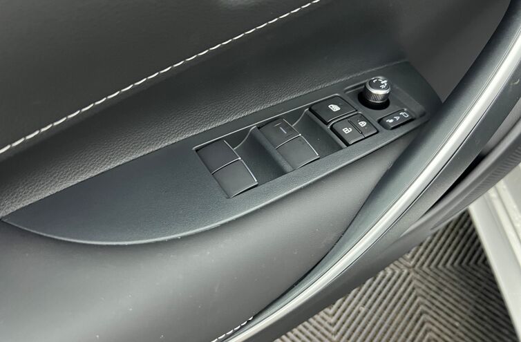 TOYOTA Corolla Touring Sports Break Hybride Essence