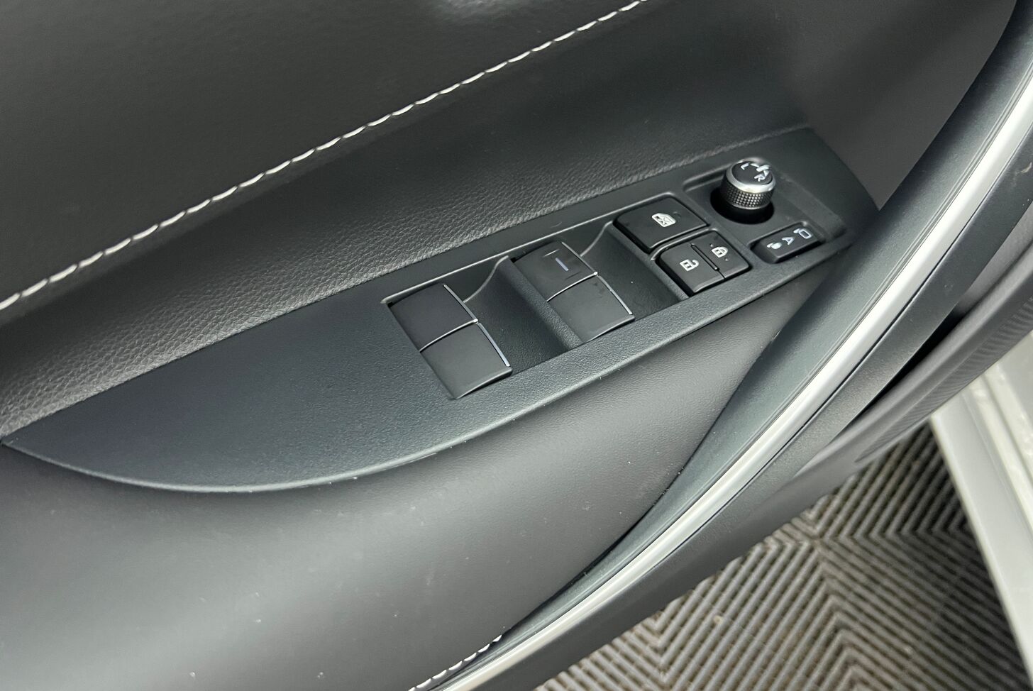 TOYOTA Corolla Touring Sports Break Hybride Essence