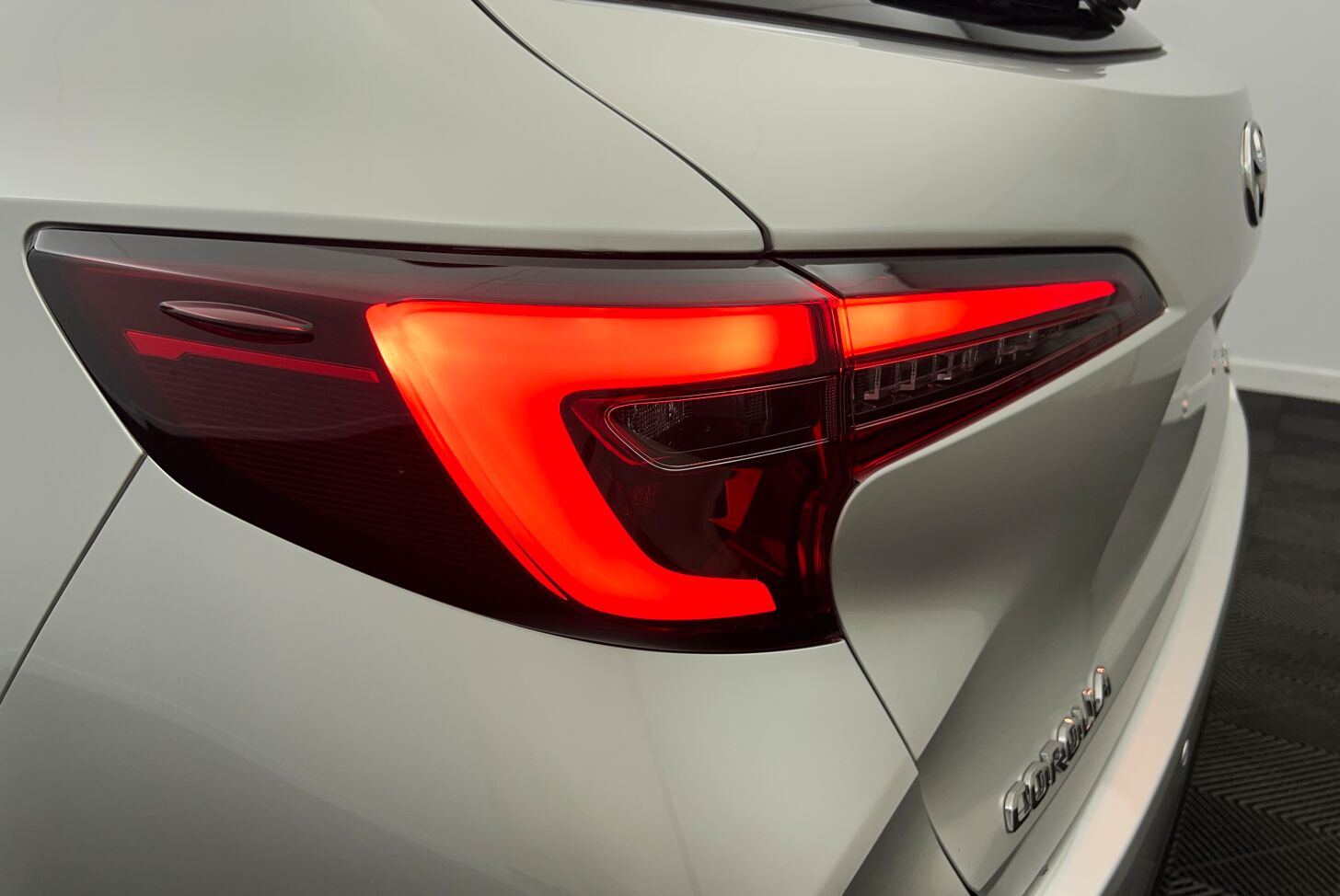 TOYOTA Corolla Touring Sports Break Hybride Essence