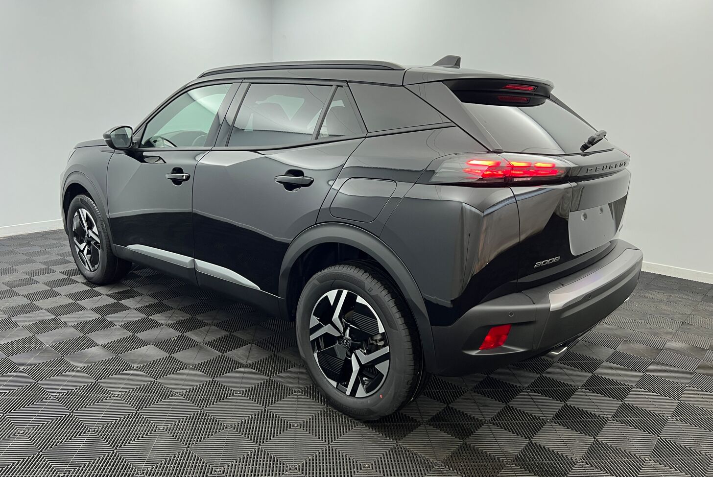 PEUGEOT 2008 SUV Hybride Essence