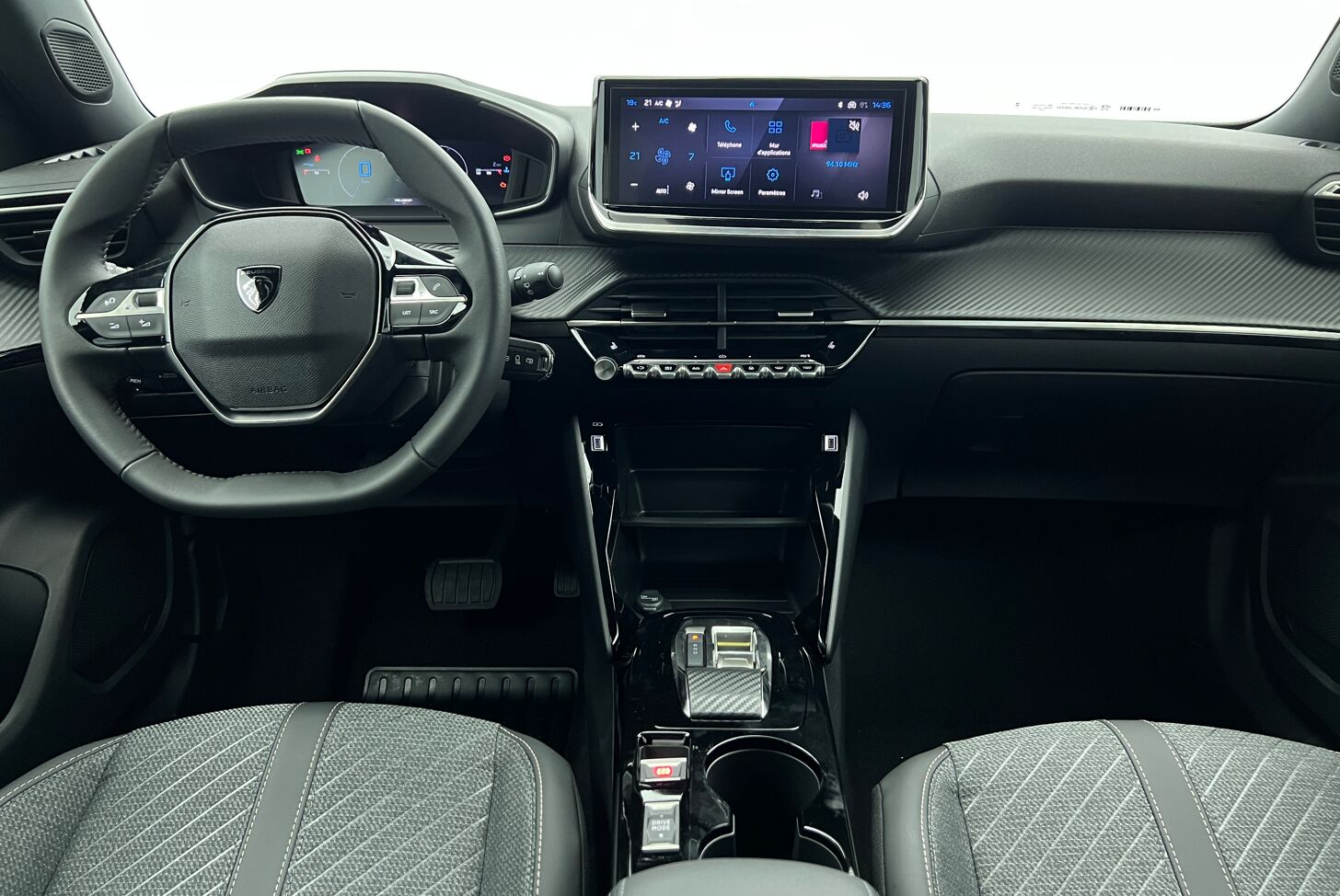 PEUGEOT 2008 SUV Hybride Essence