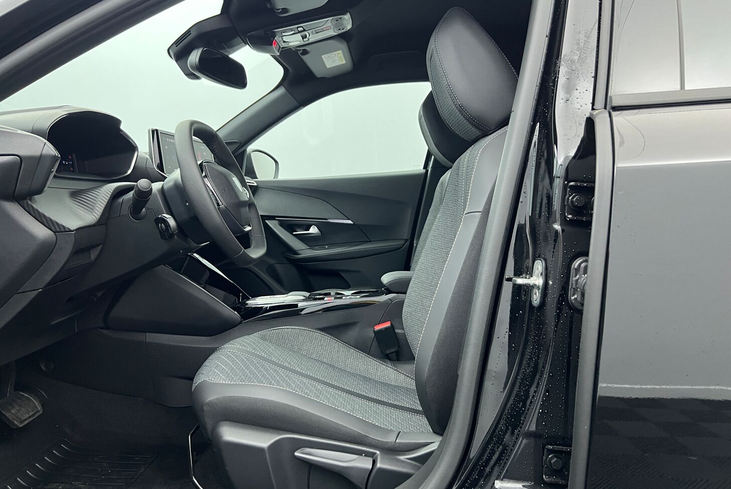 PEUGEOT 2008 SUV Hybride Essence