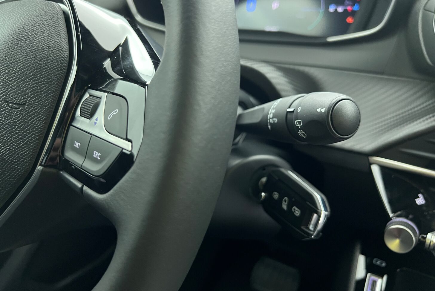 PEUGEOT 2008 SUV Hybride Essence