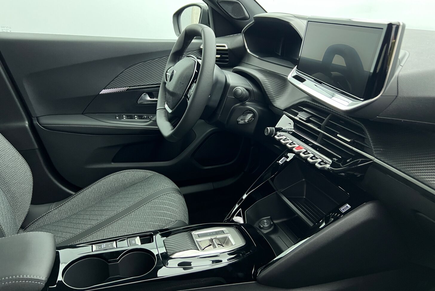 PEUGEOT 2008 SUV Hybride Essence