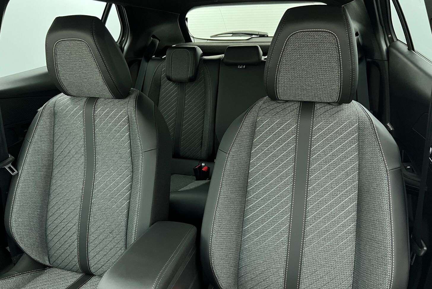 PEUGEOT 2008 SUV Hybride Essence