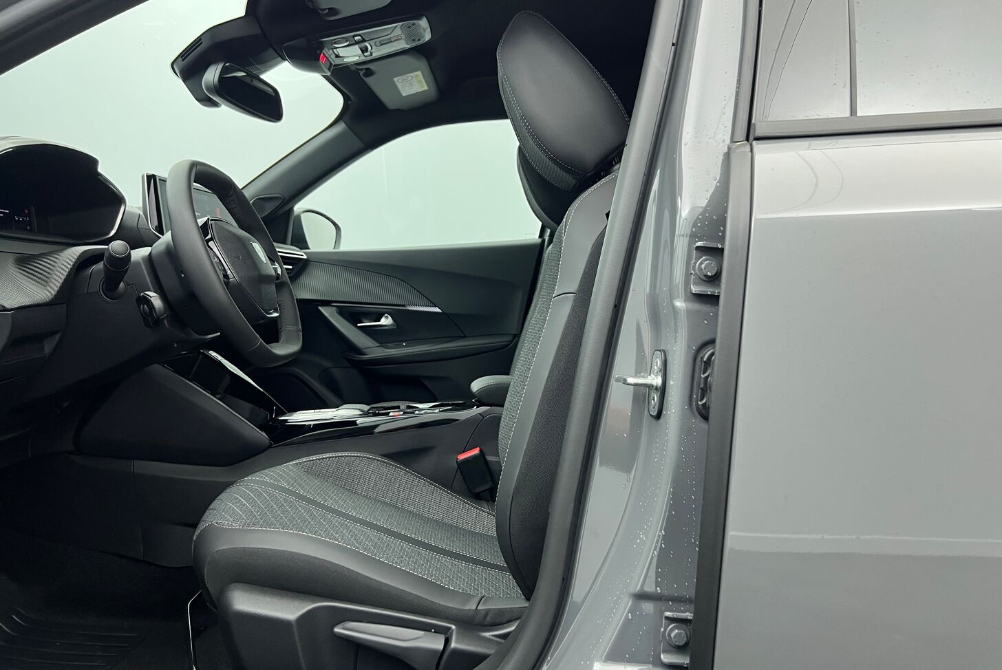 PEUGEOT 2008 SUV Hybride Essence