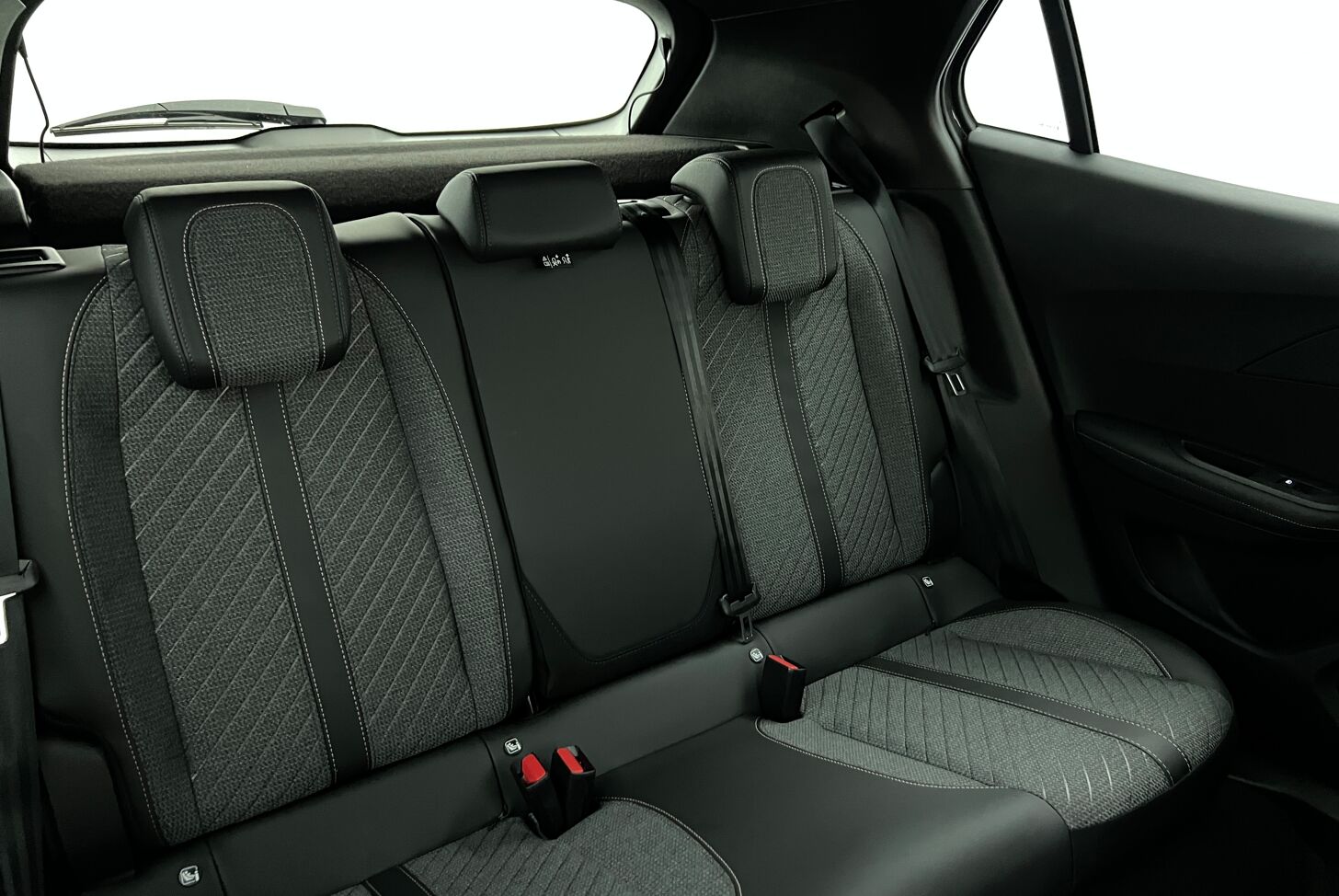 PEUGEOT 2008 SUV Hybride Essence