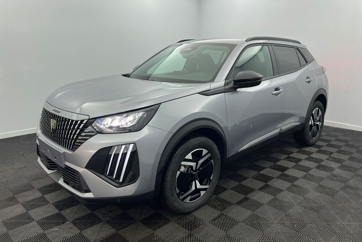 PEUGEOT 2008 SUV Hybride Essence