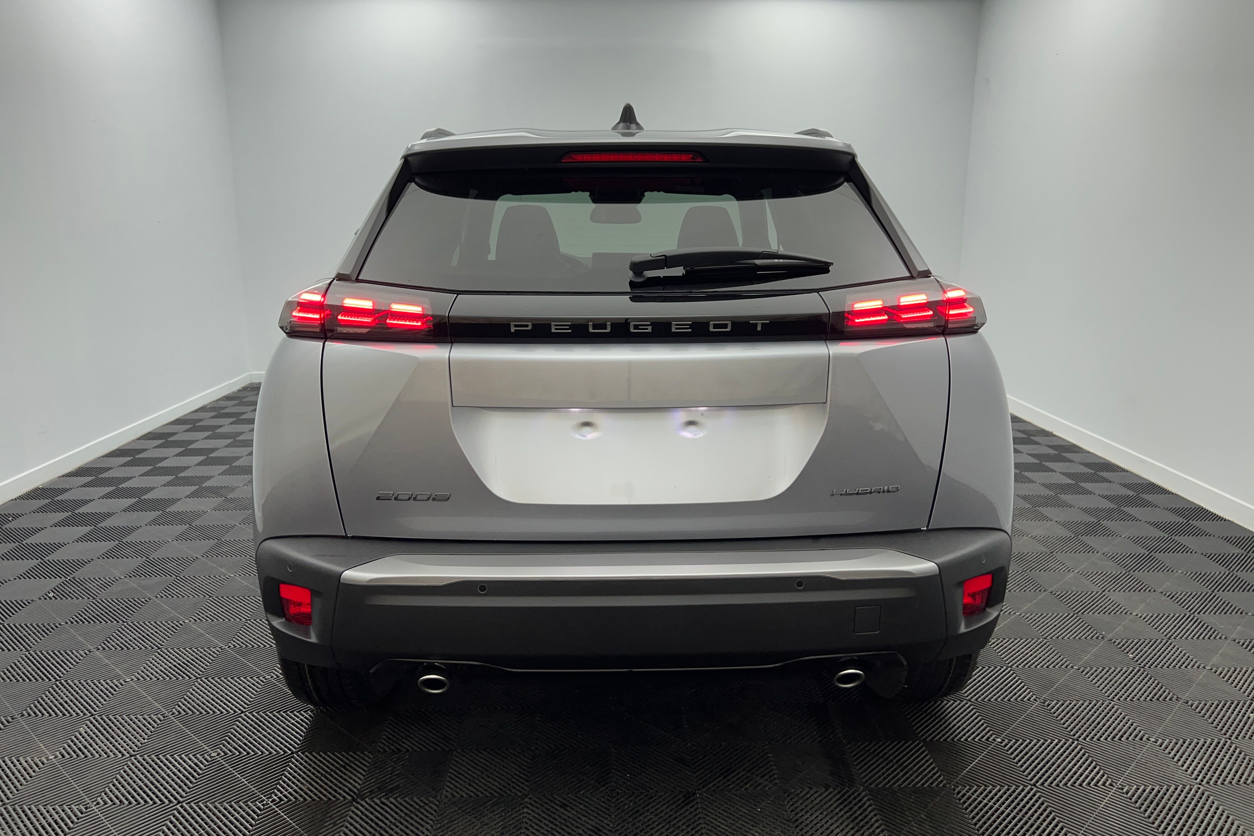 PEUGEOT 2008 SUV Hybride — photo 5