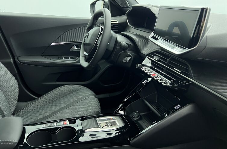 PEUGEOT 2008 SUV Hybride Essence