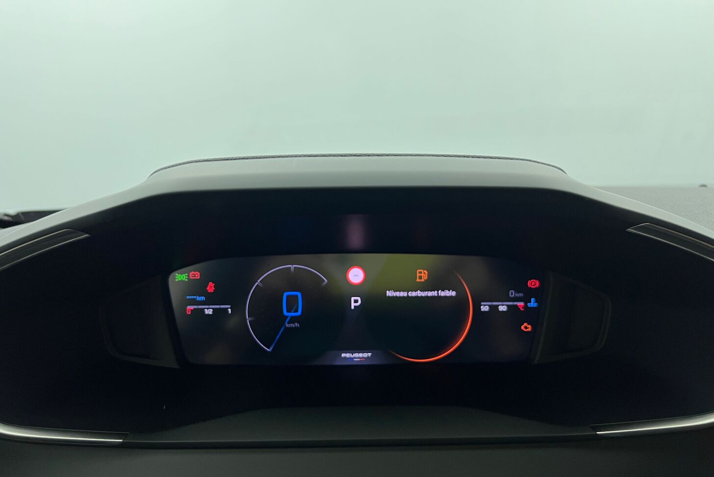 PEUGEOT 2008 SUV Hybride Essence