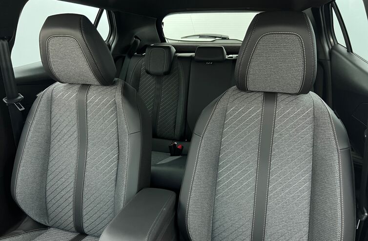 PEUGEOT 2008 SUV Hybride Essence