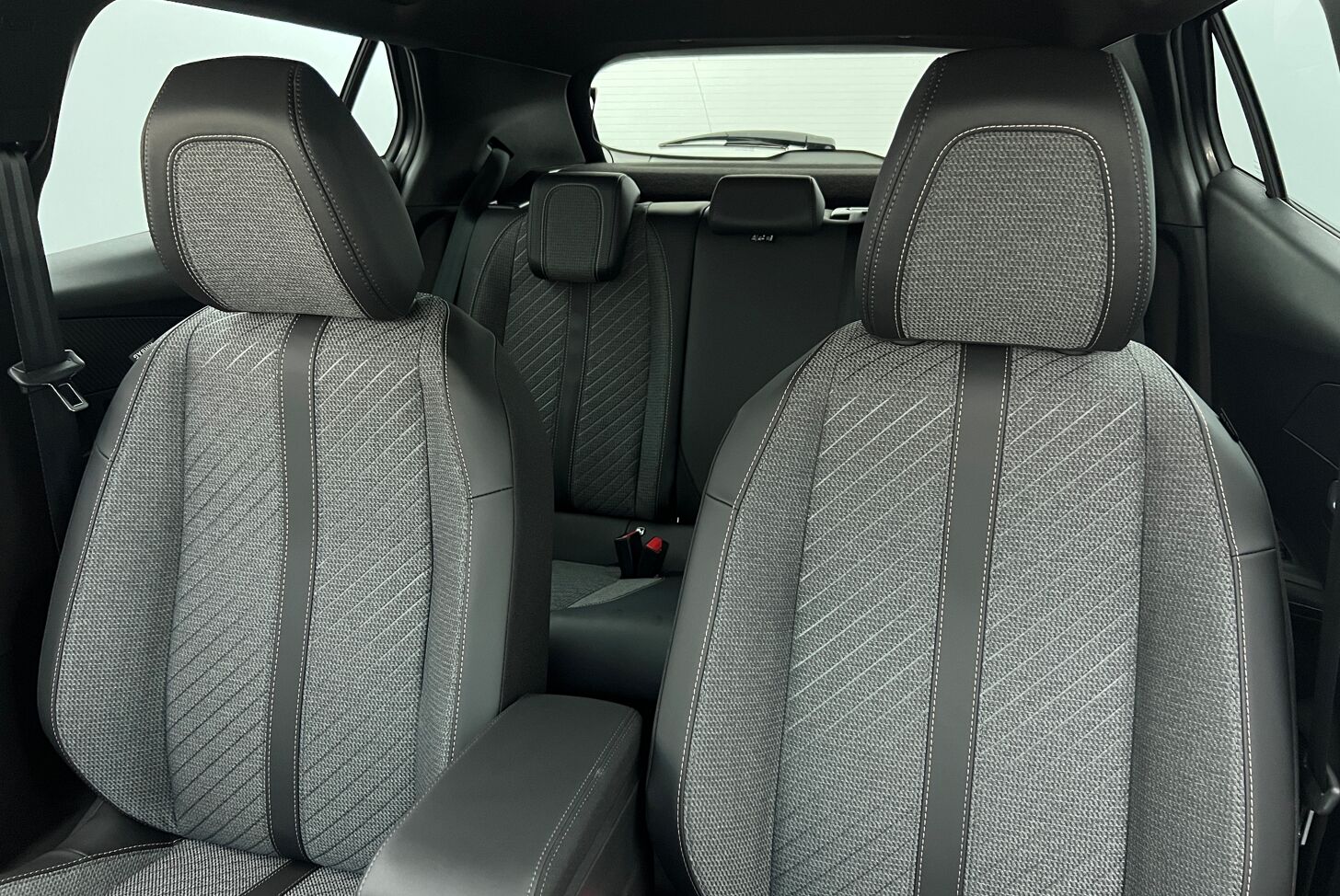 PEUGEOT 2008 SUV Hybride Essence