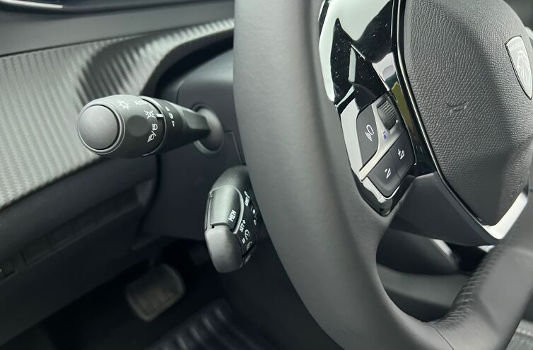 PEUGEOT 2008 SUV Hybride Essence