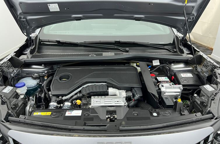PEUGEOT 2008 SUV Hybride Essence