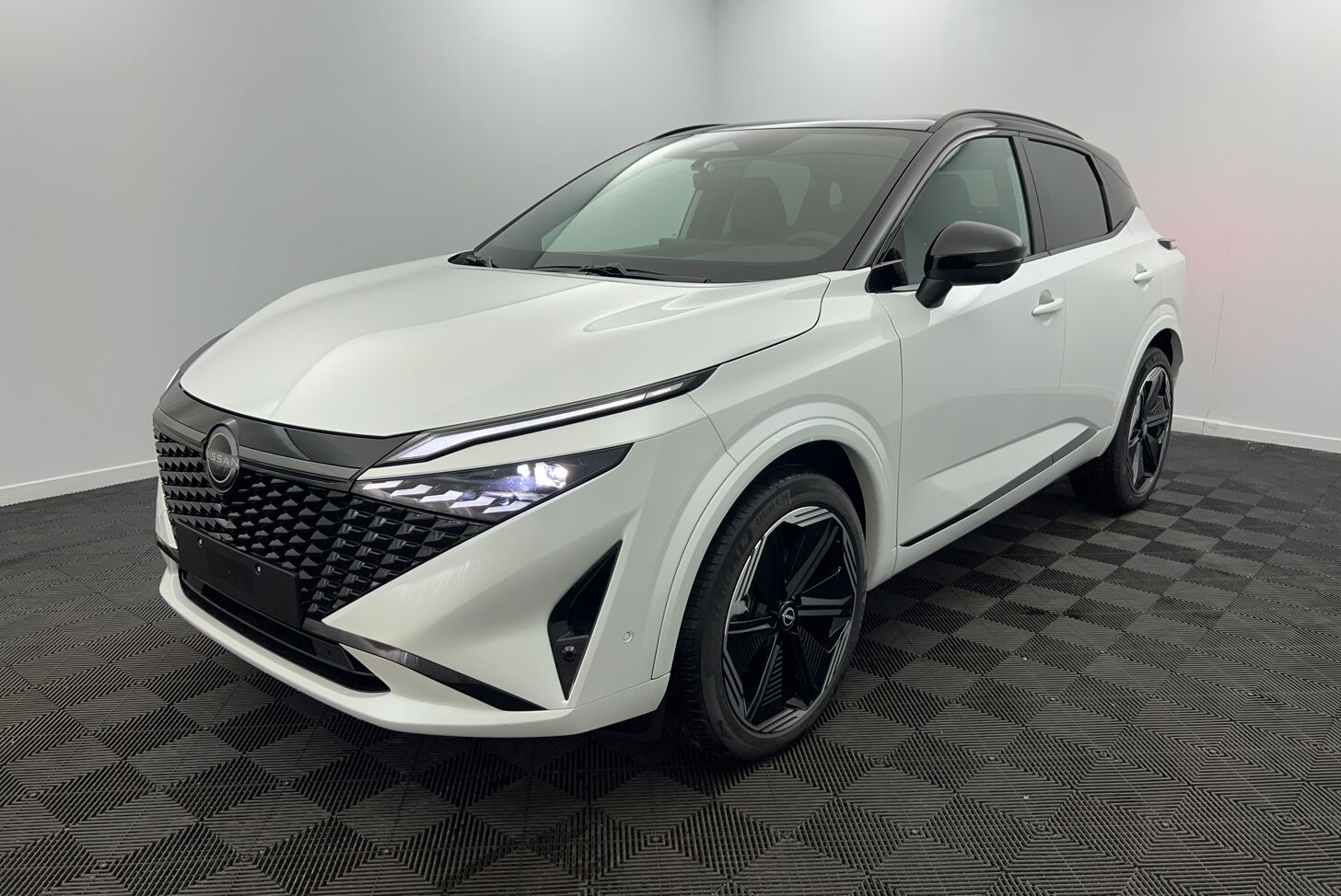 NISSAN Qashqai SUV Hybride Essence