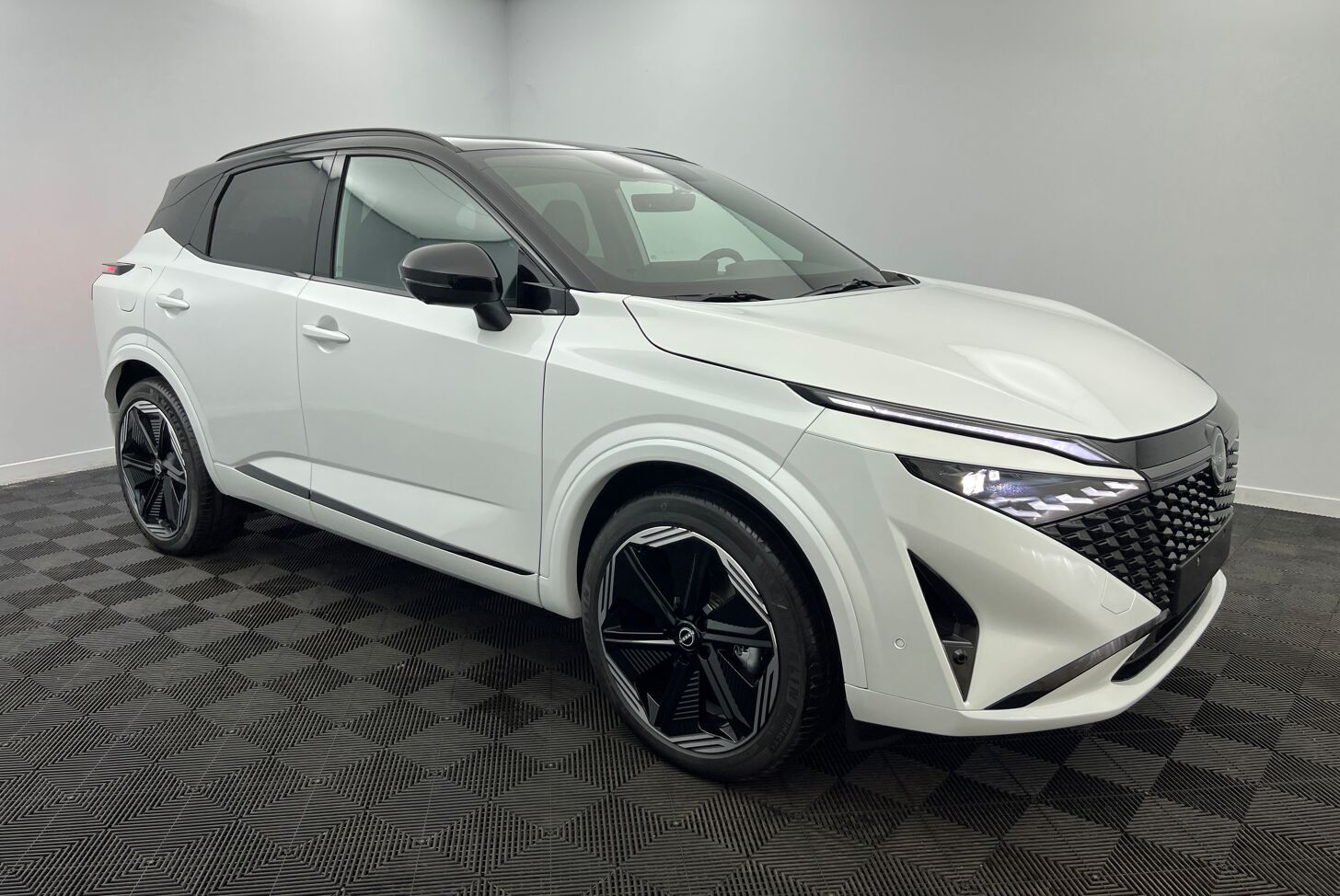 NISSAN Qashqai SUV Hybride Essence