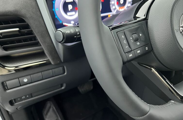NISSAN Qashqai SUV Hybride Essence