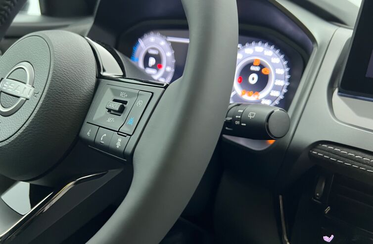 NISSAN Qashqai SUV Hybride Essence